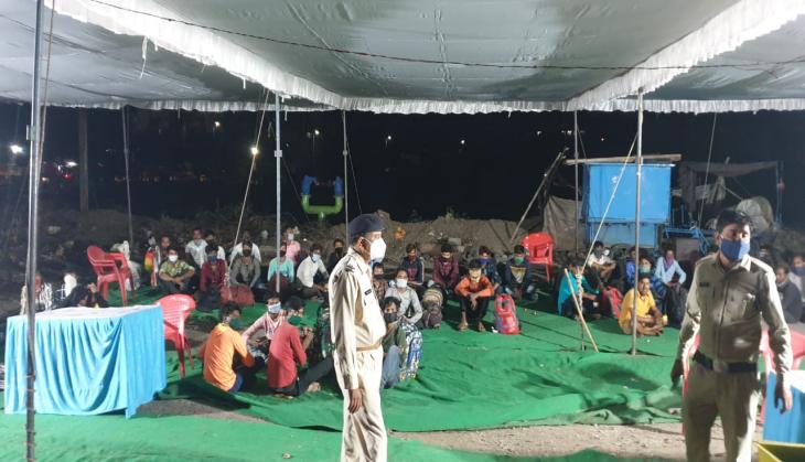 Migrant workers returning from Maharashtra allege extortion, Indore police extends help