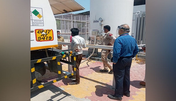 COVID-19 pandemic: Speedy transportation of oxygen by Delhi Police saves lives in GTB hospital