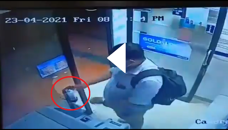 Caught on Cam: Man steals sanitiser from ATM; netizens call him ‘Kleptomaniac’