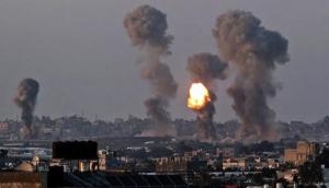 Israel launches heavy air strikes on Gaza Death toll nears 200