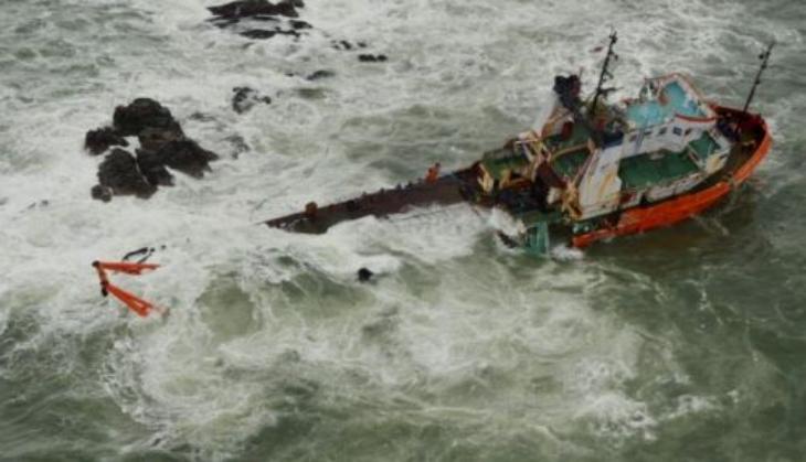 Mumbai Police files case against captain of Barge P305