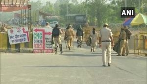 Delhi Police Special Branch officers attacked by protesting farmers at Singhu border