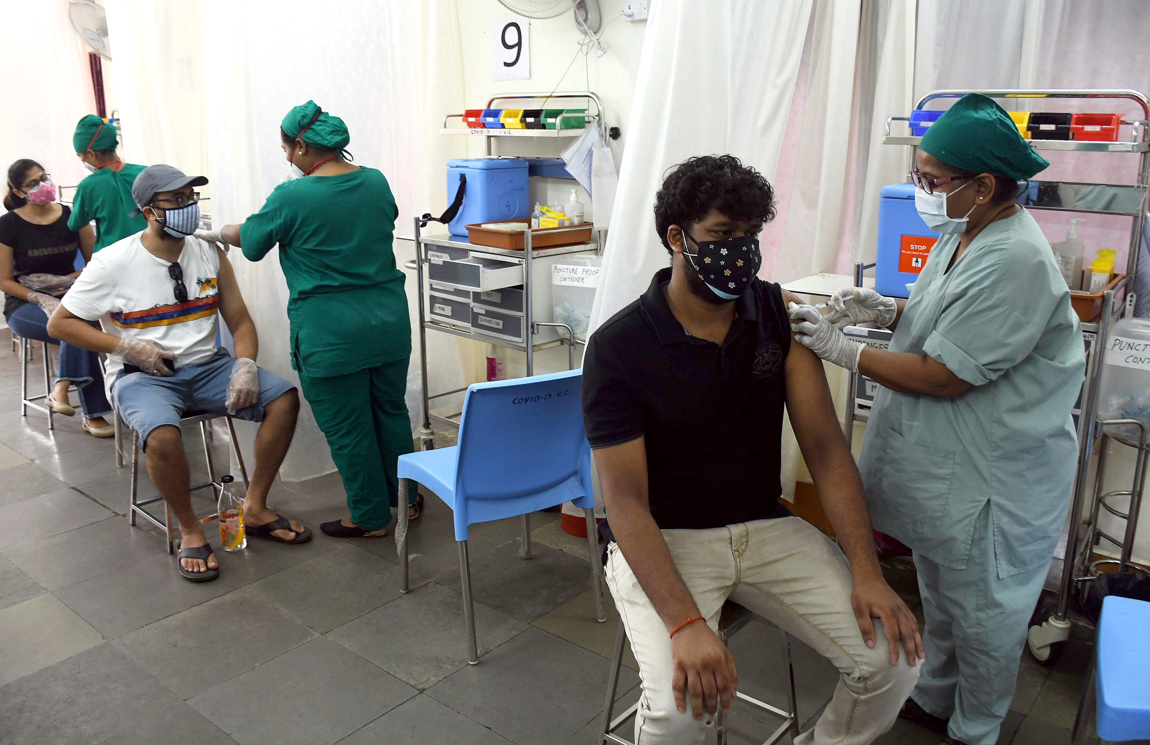 Coronavirus: India's cumulative COVID vaccination coverage crosses 92.60 crore doses