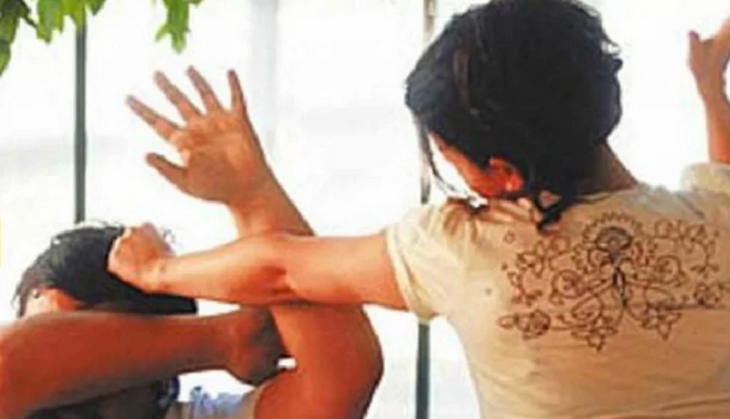 Woman assaults her COVID positive husband; flouts corona protocols