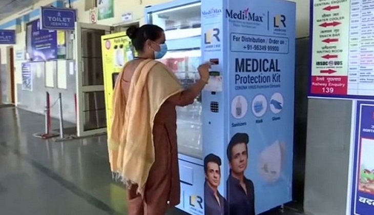 Karnataka: Vending machine that dispenses masks for Rs 2 set-up in Hubli