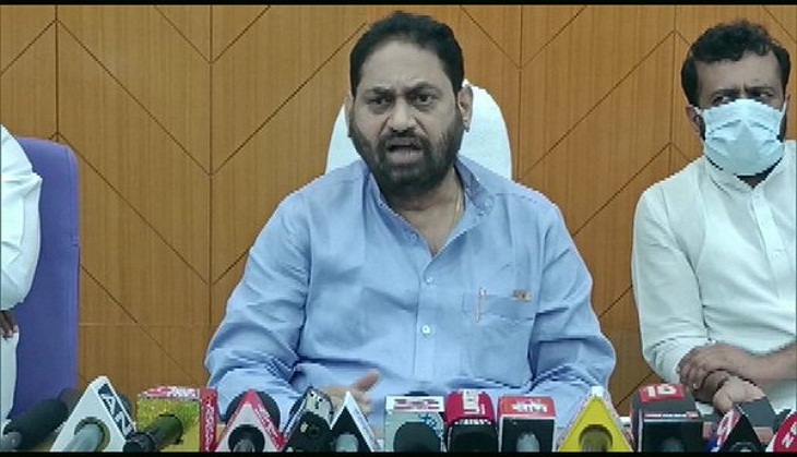 Maharashtra: Bombay HC seeks reply from Maharashtra minister over use of chartered flight