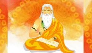 Guru Purnima 2021: गुरु पूर्णिमा पर ये उपाय करने से बदल जाएगी आपकी किस्मत, ऐसे करें अपने गुरु को नमन
