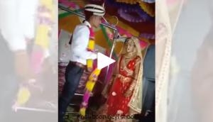 Groom misbehaves with bride during jaimala ceremony; video goes viral