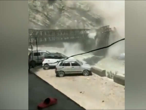 Scary Video of Himachal Pradesh landslide in Kinnaur: 'People have died', a desperate voice reveals horror of nature's wrath