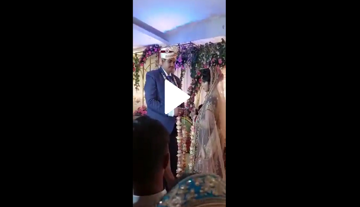 Bride starts playing kabaddi on stage during varmala ceremony; know what  happens next | Catch News
