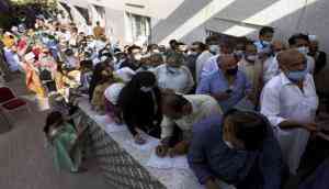 Covid vaccination suspended after chaos at Karachi's biggest inoculation centre 
