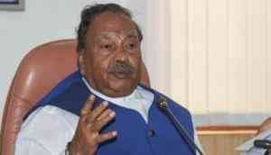KS Eshwarappa makes objectionable remarks against Congress leader, withdraws later