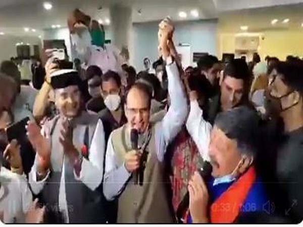 Video Song: 'Jai-Veeru' moment of Shivraj Singh Chouhan and Kailash Vijayvargiya