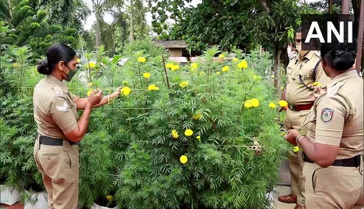 Kerala: This Onam, Alappuzha police station spreads joy, gives out flowers for making Pookkalams