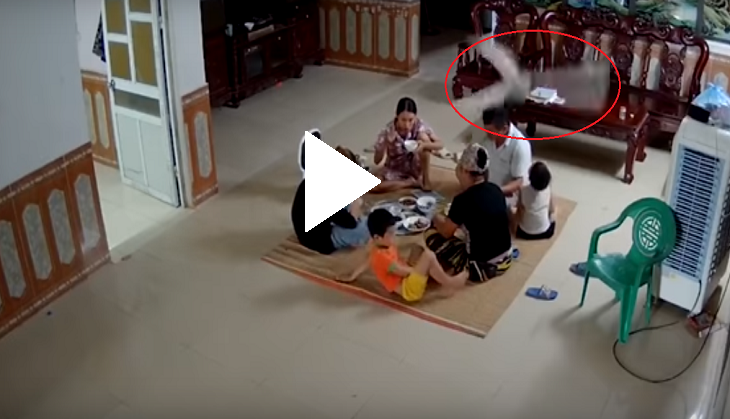 Ceiling fan falls on family having dinner at home; what happens next will amuse you!