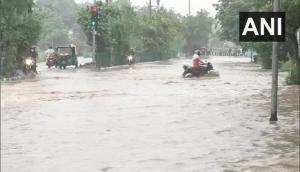 Delhi: Waterlogging hits vehicular movement