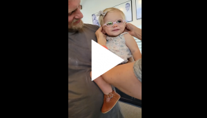 Baby girl’s priceless reaction after she clearly sees for the first time; video will melt your heart!