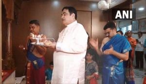 Ganesh Chaturthi 2021: Gadkari, Thackeray, Fadnavis celebrate festival with their families following COVID-19 protocols