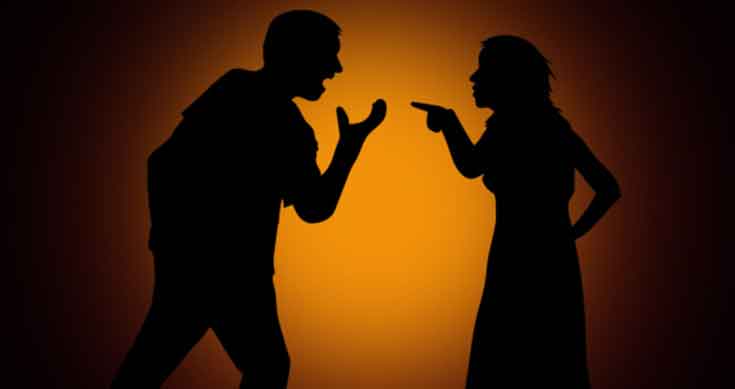 Woman beats husband and his alleged girlfriend with 'chappal'; incident caught on cam