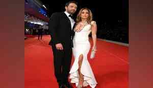 Jennifer Lopez, Ben Affleck make their red carpet debut at premiere of 'The Last Duel' 