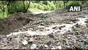 Uttarakhand: Landslide debris blocks Badrinath highway, damages dozens of vehicles in Sirobagad