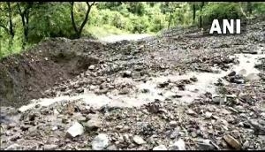 Uttarakhand: Landslide debris blocks Badrinath highway, damages dozens of vehicles in Sirobagad