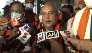 Narendra Singh Tomar reaches Gujarat, set to discuss probable candidates for CM's post 