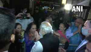 PM Modi meets people of Indian Diaspora outside hotel in New York