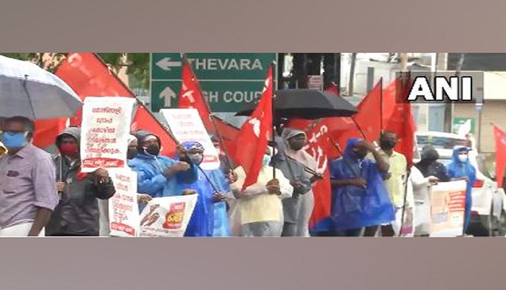 Mixed response to Bharat Bandh by farmers; traffic situation in Delhi, nearby areas return to normal
