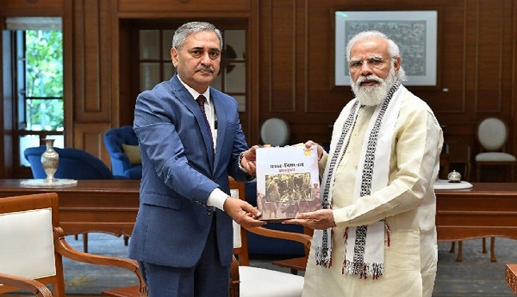 Author Raghuvendra Tanwar meets Prime Minister Modi