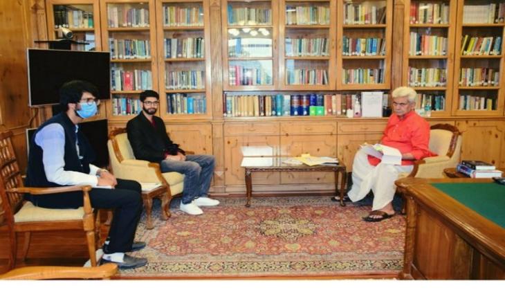J-K students association delegation calls on Manoj Sinha, discuss issues of students