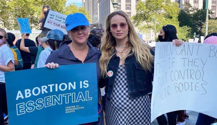 Pregnant Jennifer Lawrence attends rally for abortion justice 