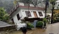 Kerala Flood: केरल में कुदरत का कहर, देखते ही देखते बाढ़ में समा गई दो मंजिला खूबसूरत इमारत