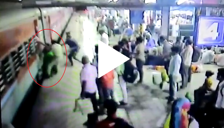 Pregnant woman slips while trying to deboard moving train; horrifying visual caught on camera