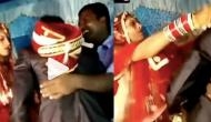 Bride scolds groom during jaimala ceremony; watch video to know the reason
