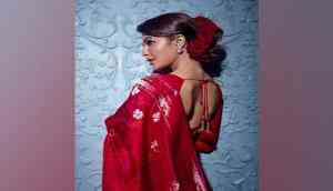  Jacqueline Fernandez goes retro red for Diwali