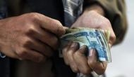 Amid economic turmoil, WFP distributes cash to poor Afghans in Kabul