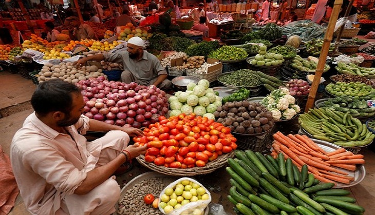 Amid fuel rate hike, prices of fruits, veggies surge
