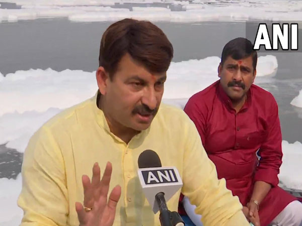 Chhath Puja: Manoj Tiwari target's Delhi government, rides boat in toxic foam-covered Yamuna in Delhi