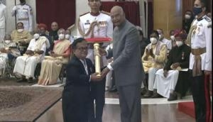 President Kovind confers Padma Shri to Dwarf Para Athlete KY Venkatesh