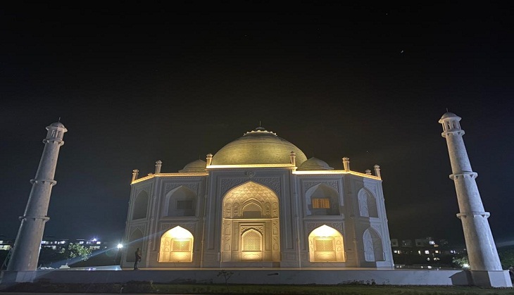 Husband gifts Taj-Mahal like home to his wife; check out inside images of beautiful house