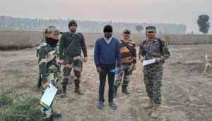 Pak national crossed border inadvertently, BSF hands him over to Pakistan Rangers