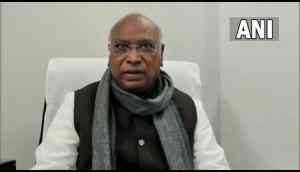 Winter session: 'Centre conspiring to divide Opposition', says Mallikarjun Kharge