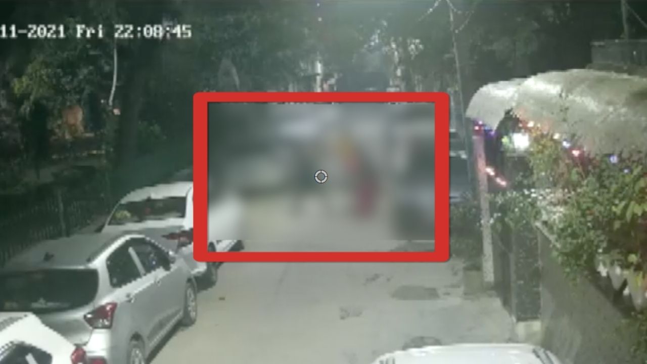 Delhi woman, daughter beaten with sticks, iron rods, act caught on cam 