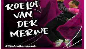 Roelof van der Merwe signs contract extension with Somerset