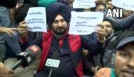Navjot Singh Sidhu joins protesting teachers outside Delhi CM Kejriwal's residence