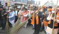 Ahead of PM Modi's visit, Dharmendra Pradhan undertakes cleanliness campaign in Varanasi