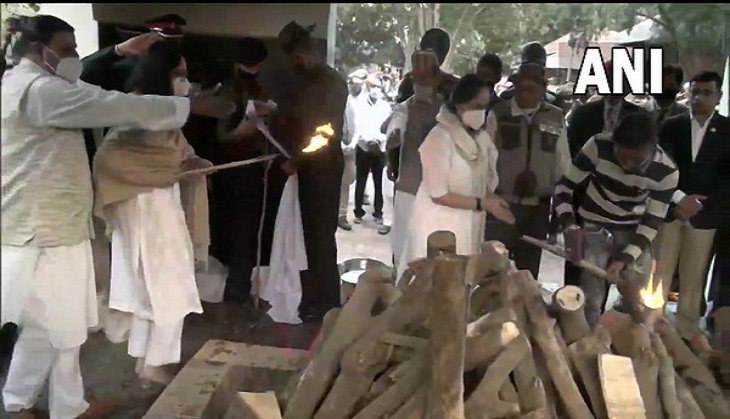 CDS General Bipin Rawat cremated with full military honours, daughters perform last rites