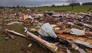 अमेरिका पर टूटा कुदरत का कहर, चक्रवाती तूफानों ने कई राज्यों में मचाई तबाही, 100 से ज्यादा लोगों की गई जान