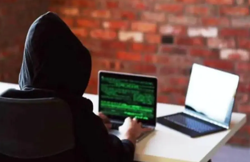 Customer support service, helpline scam: Fraudsters wipe out bank accounts online, Delhi Police arrests four men